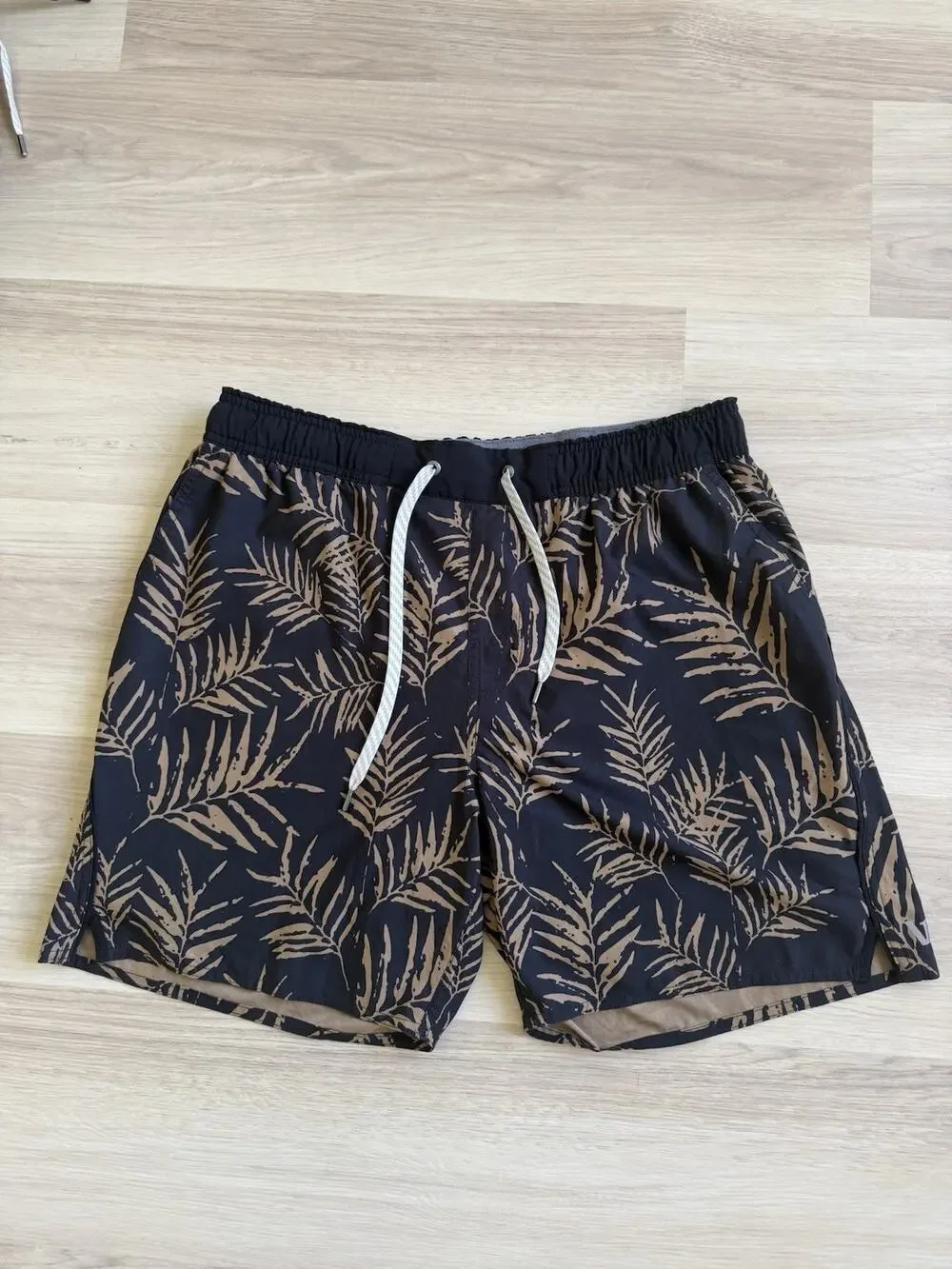 Vuori Kore Shorts Men's Large Black Gym Lined Pockets Polyester Elastic Waist